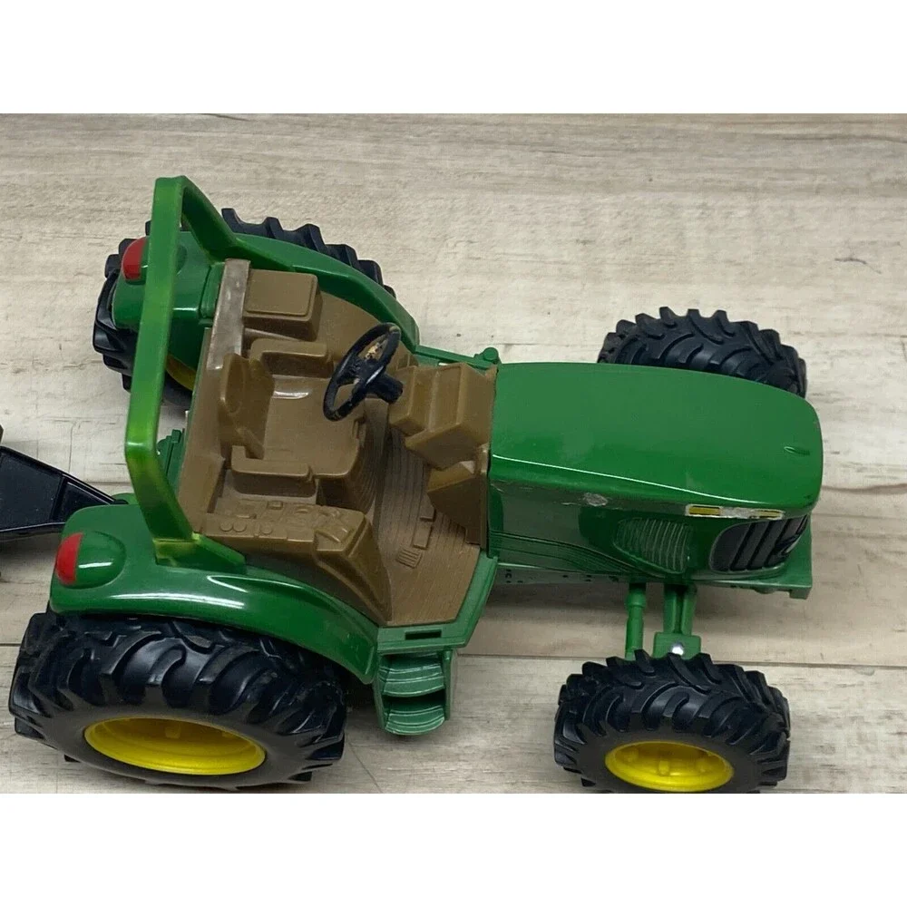 ERTL John Deere H0315WY00 Tractor And Vagon 1/16 Scale Metal & Plastic Toy